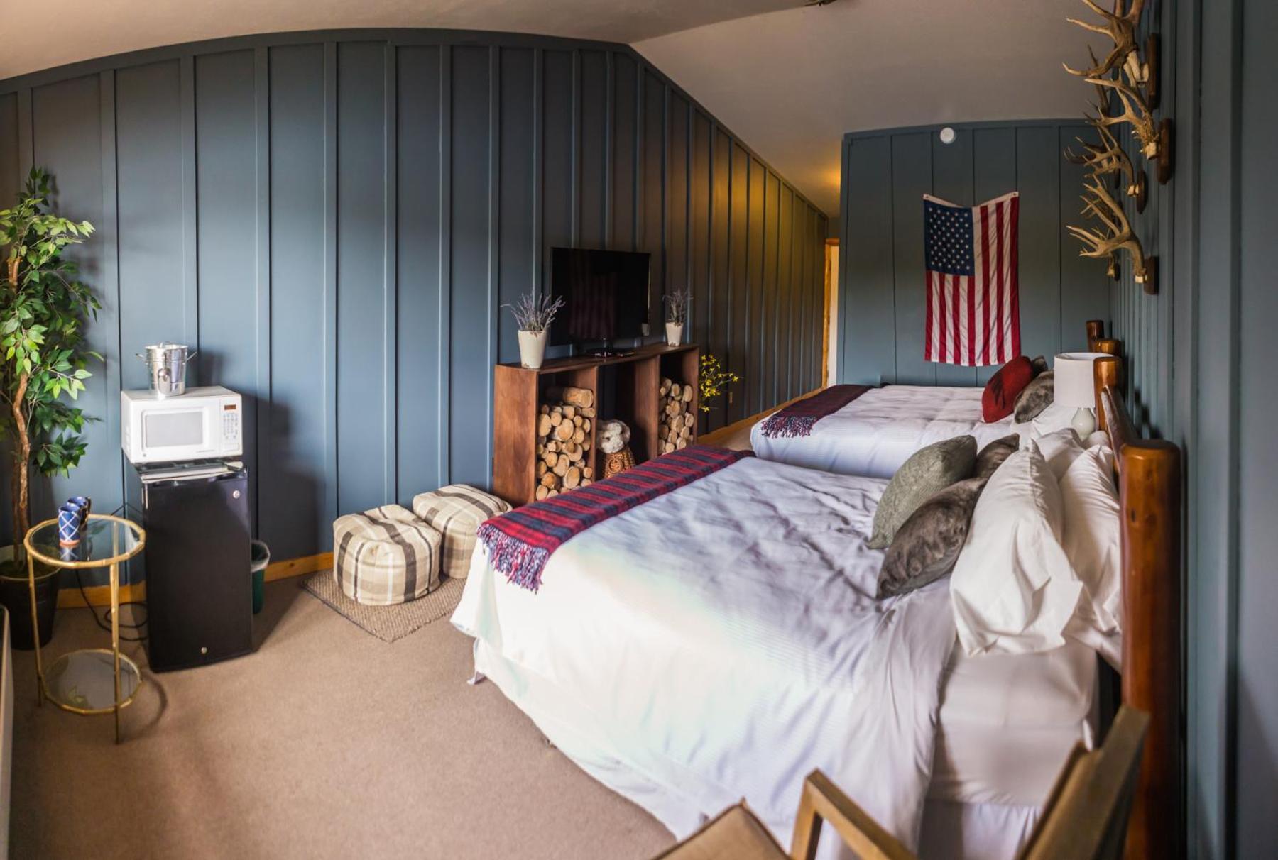 Riverfront Room 2 Queen Beds